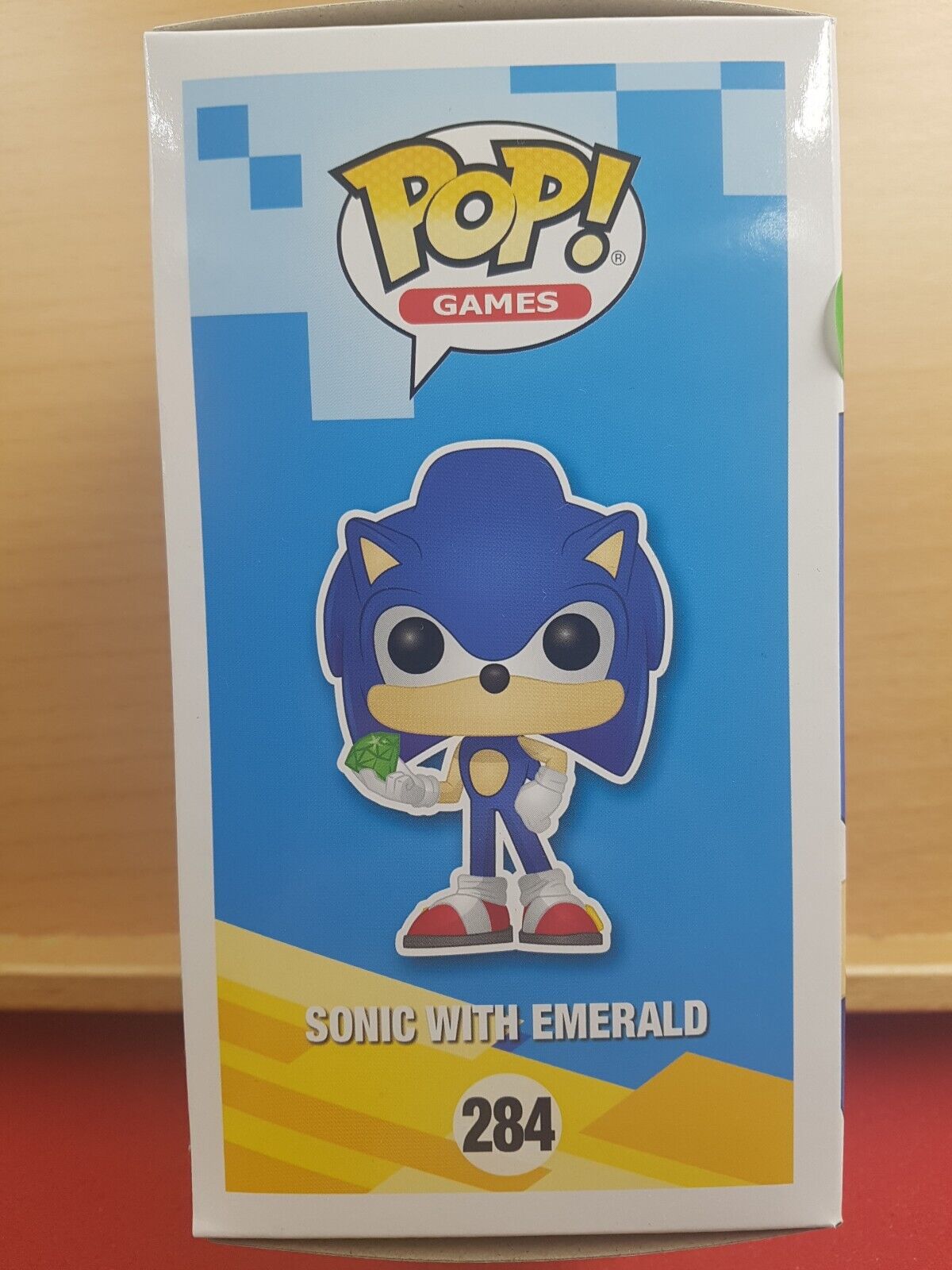 Funko Pop Sonic The Hedgehog With Chaos Emerald 284